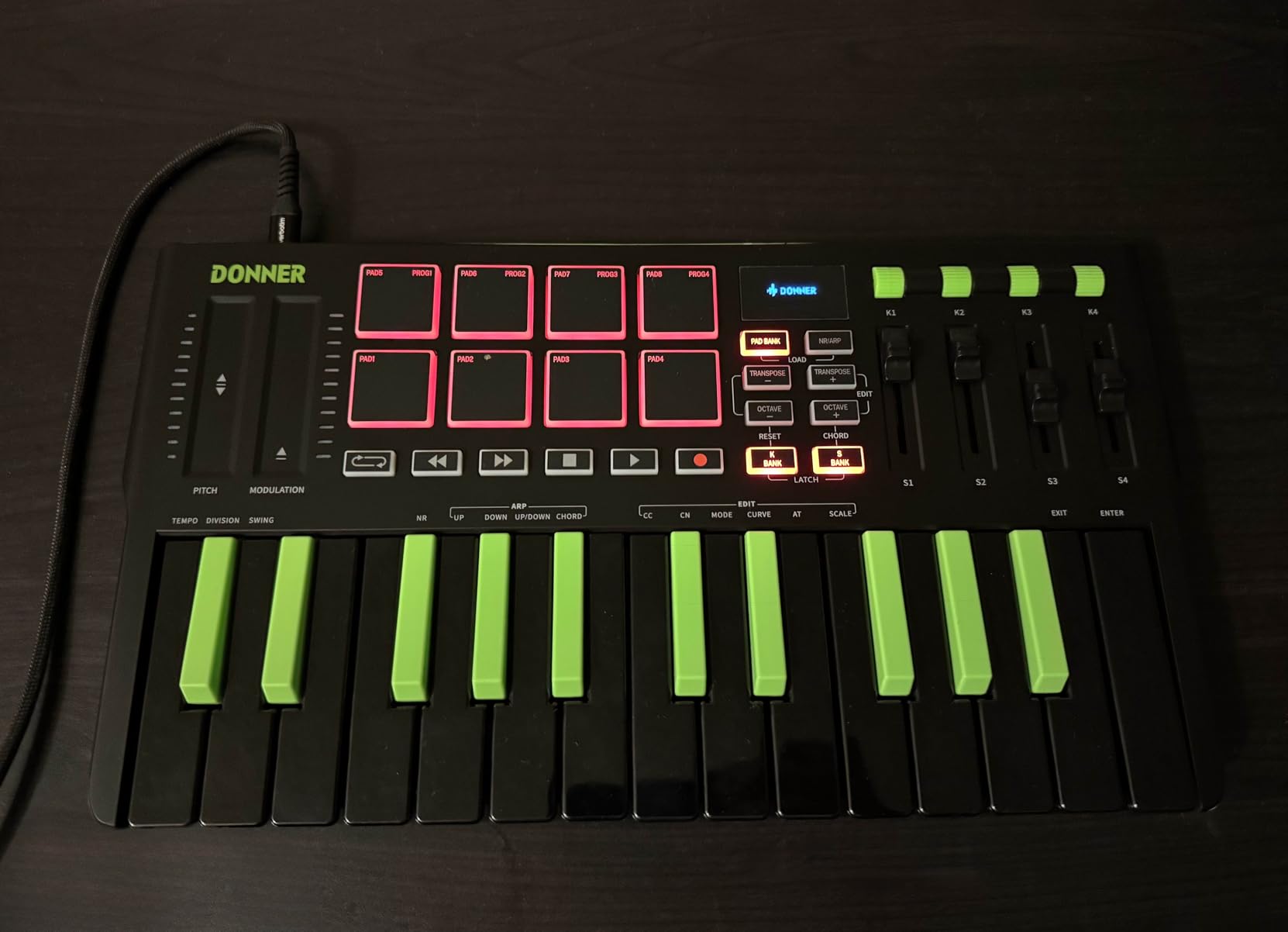 Donner USB-C MIDI Keyboard Controller, 25 Key Portable Mini MIDI Keyboard with 8 Drum Pads, OLED Display, 16 Smart Scales, Arpeggio, Replay, 4 DAW Software and 40 Teaching Courses, DMK 25 Pro Black customer photo 2