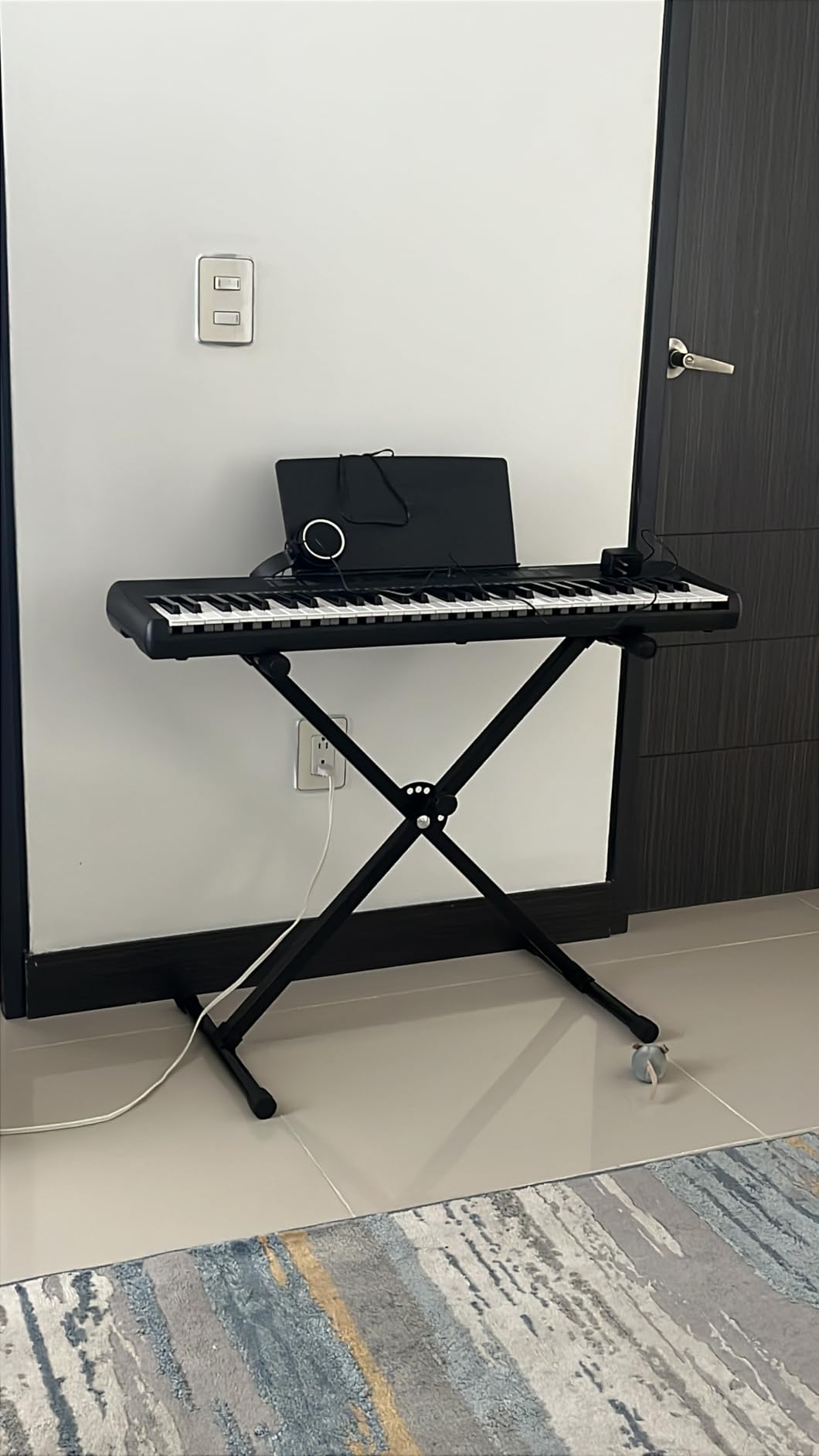 Alesis Melody 61 MK4 61-Key Piano Keyboard Bundle customer photo 2