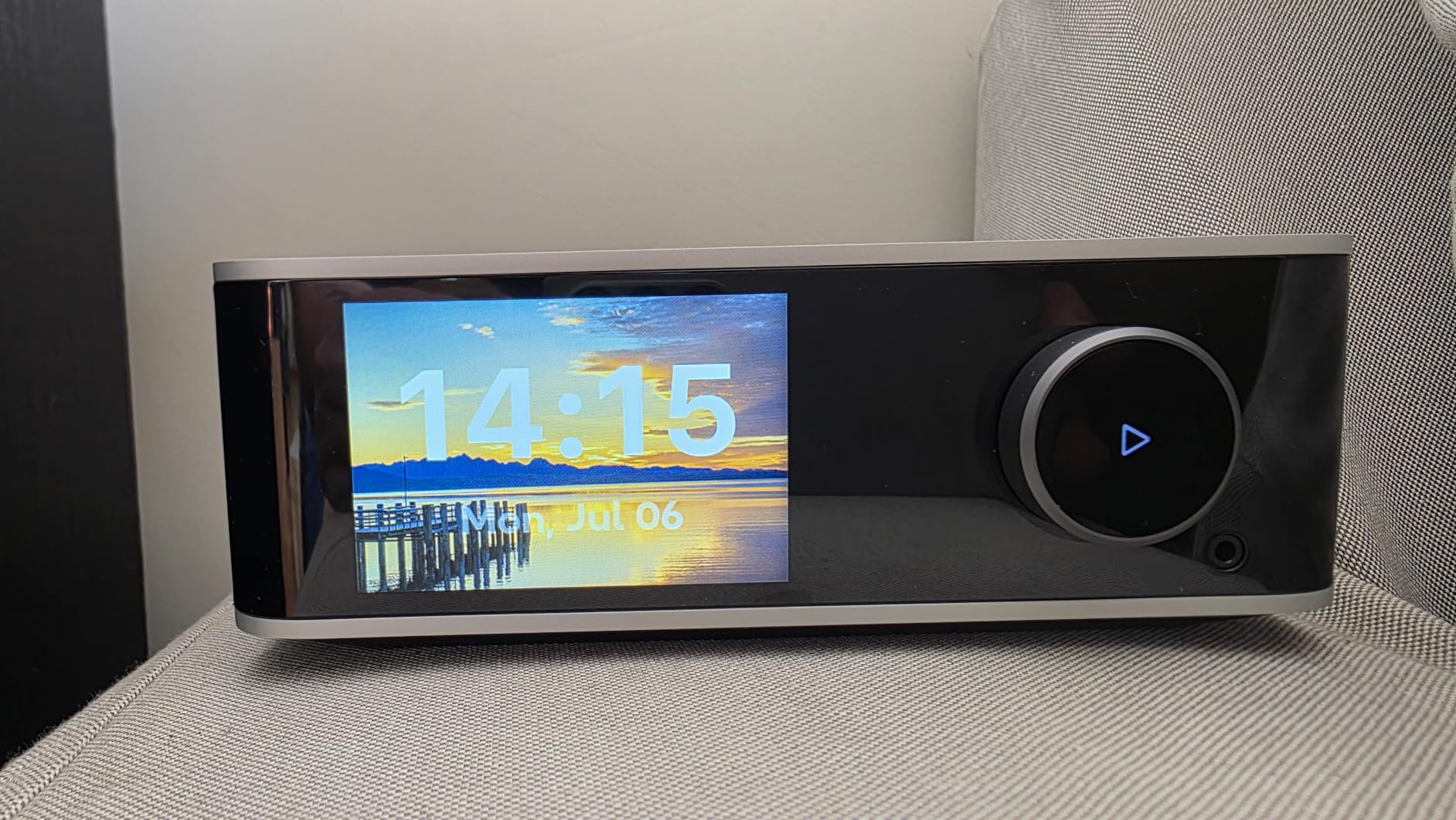 WiiM Ultra Hi-Res Music Streamer with Touchscreen & ESS DAC, Space Gray customer photo 1