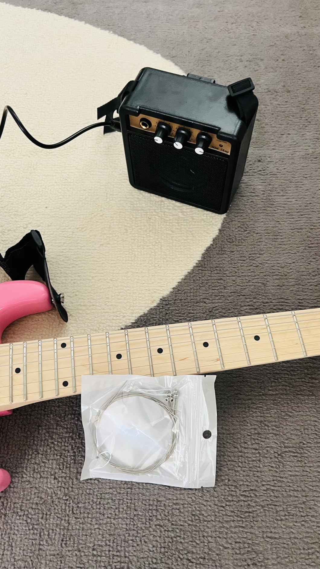 30 Inch Kids Electric Guitar Beginner Kits ST Style Mini Electric Guitar for Boys Girls，Electric guitar Starter Kit w/ 5W Amplifier, Strap, Gig Bag, Strings, tuner，strings，Picks (Black) customer photo 2