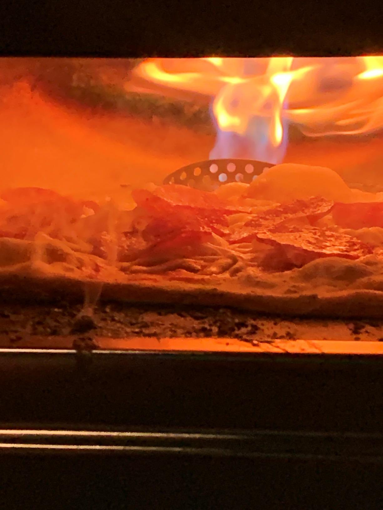 Gozney Roccbox Outdoor Pizza Oven, Portable, Gas & Wood Fired - Black customer photo 1