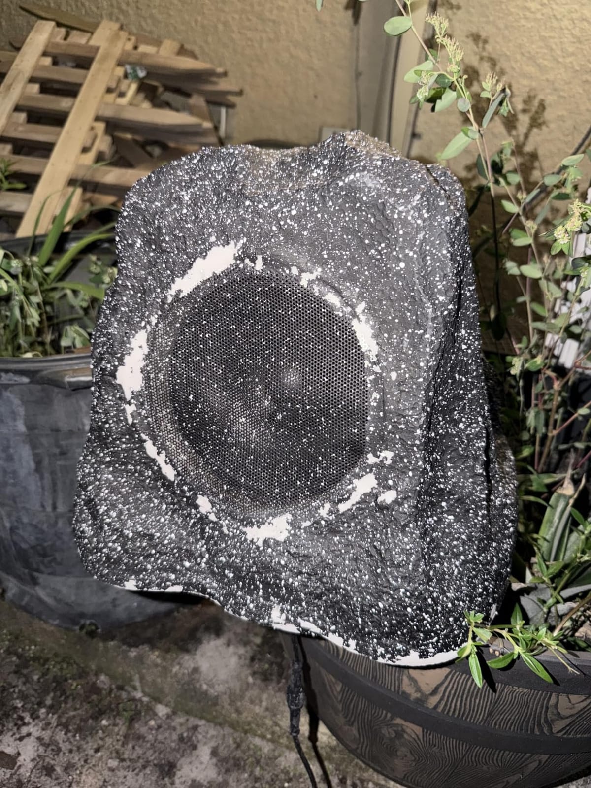 Herdio Outdoor Rock Bluetooth Speakers Wired IPX7 Waterproof 400 Watt Resin Material All Weather for Deck Pool Backyard Patio Garden BBQ (1 Pair Black) customer photo 2