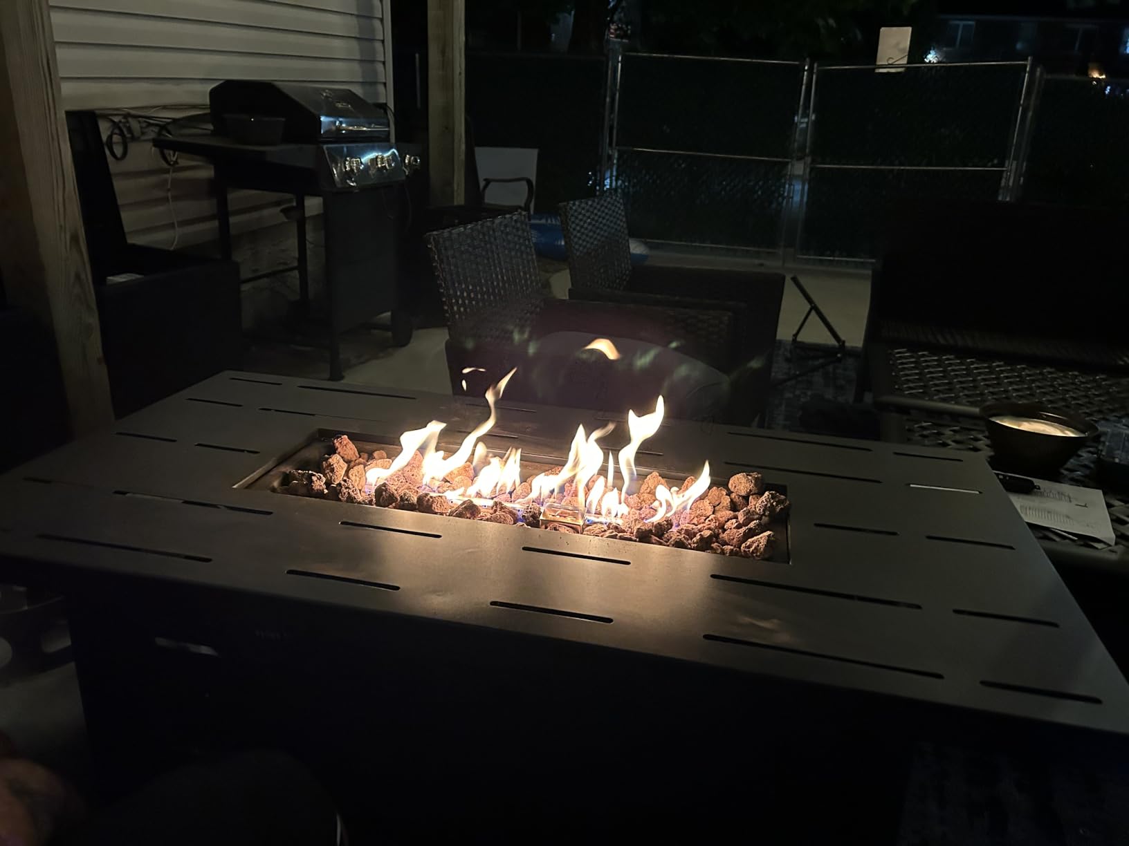 43 inch Outdoor Propane Fire Pit 50,000 BTU Gas Fire Pit Table with Lid, Waterproof Cover, Rectangle Gas Firepit Table for Garden/Patio, CSA Certification customer photo 1