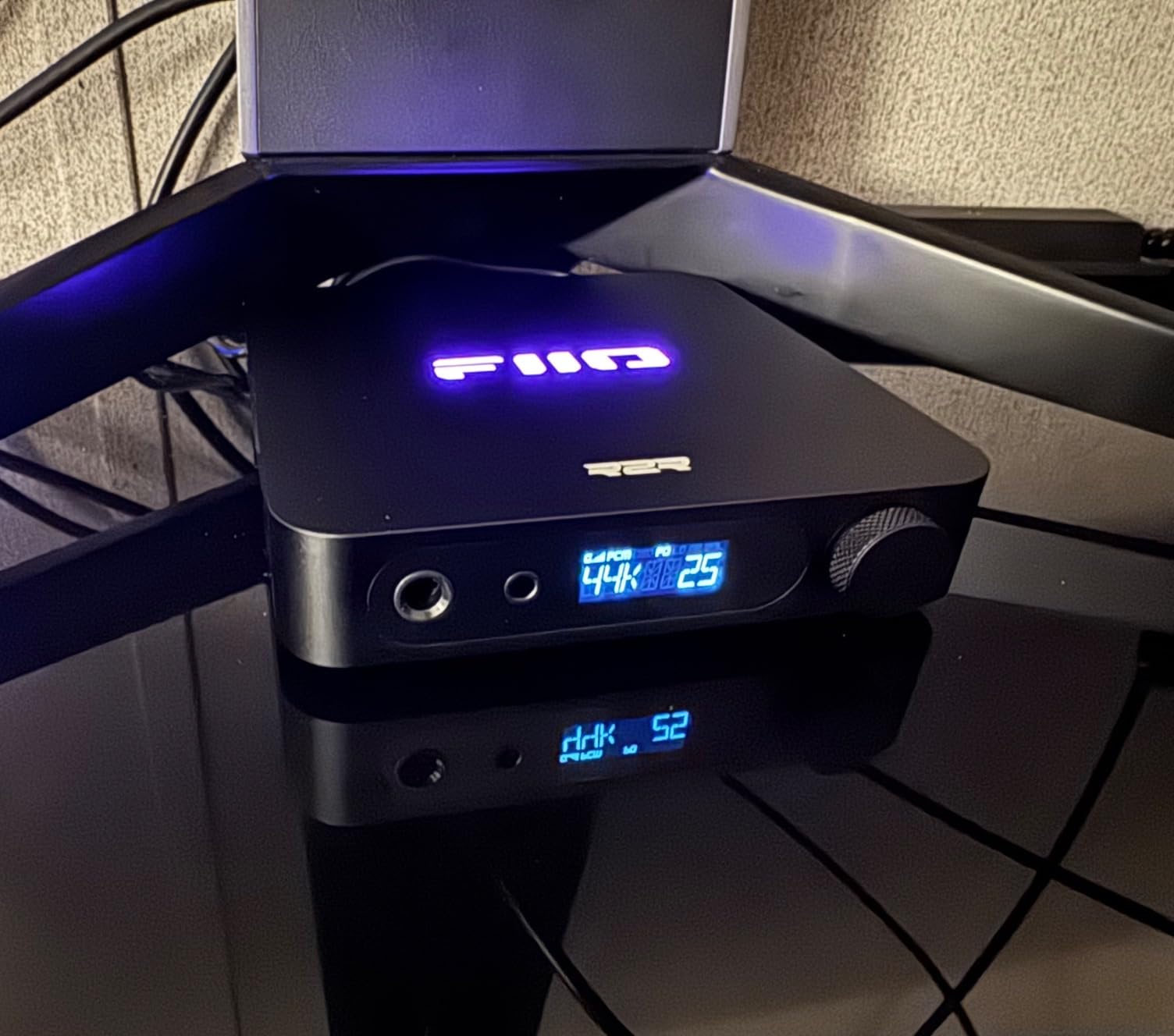 FIIO K11 Compact Desktop R2R Architecture DAC and Headphone Amplifier (Black) customer photo 2