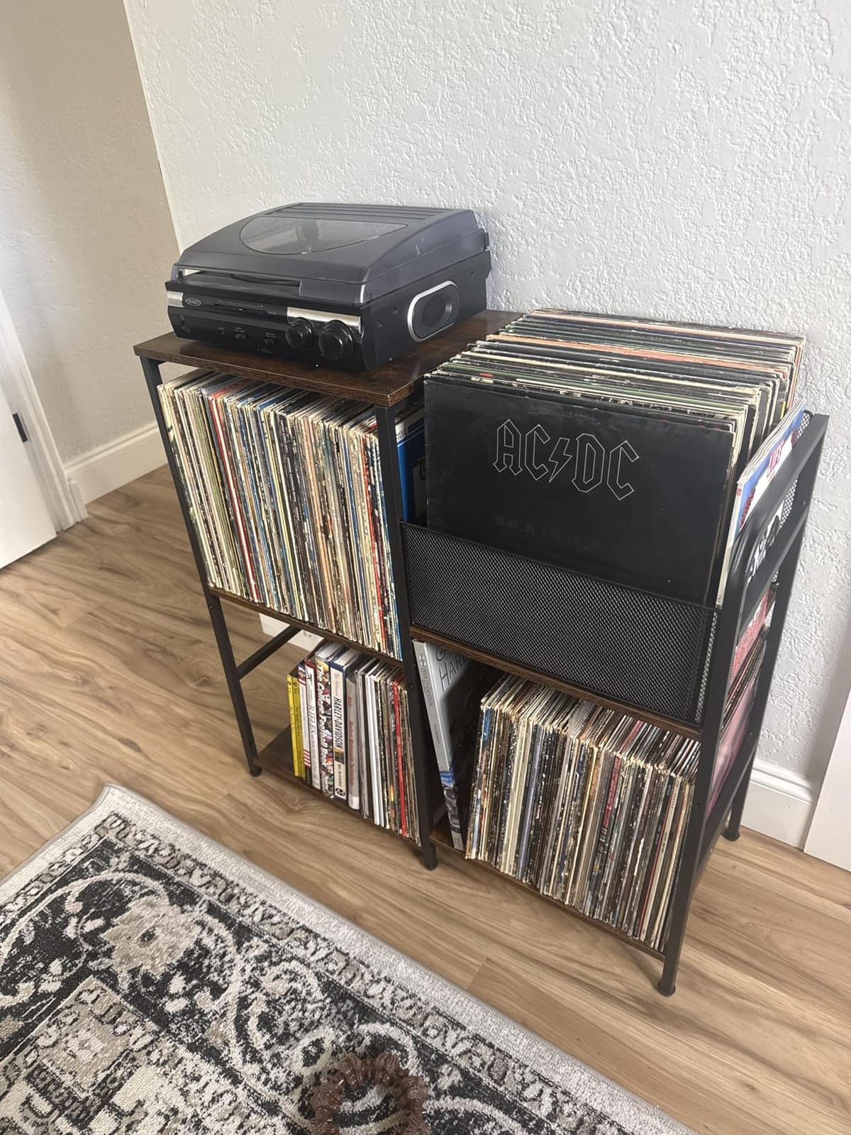 ThreeHio Record Player Stand, Turntable Stand with Vinyl Storage Holds up to 300+ Albums, Storage Cabinet for Vinyl Records, Record Player Table for Living Room customer photo 1