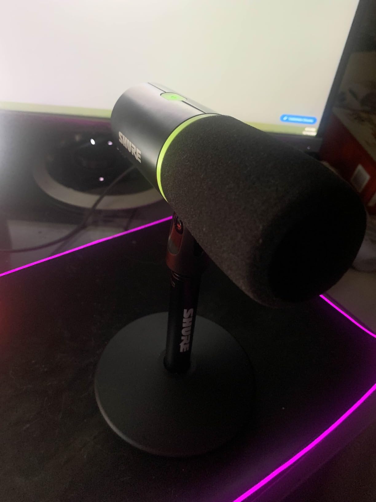 Shure MV6 USB Gaming Microphone for Streaming & Recording | Dynamic USB PC mic with desktop stand, noise cancellation, tap-to-mute and 3.5mm headphone monitoring for gaming customer photo 2