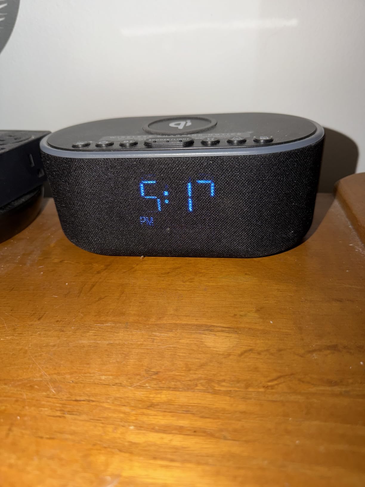 Odokee Qi Certified Wireless Charging Alarm Clock Radio for Bedroom customer photo 1