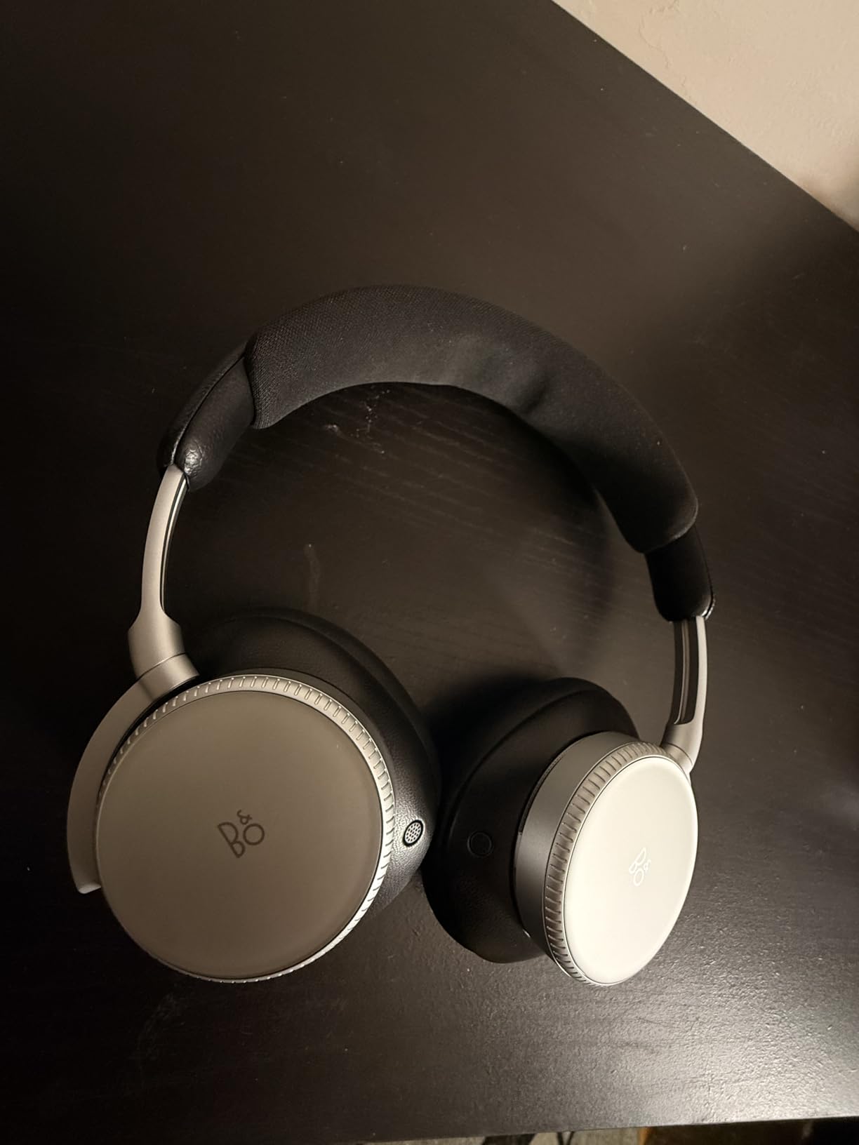 Bang & Olufsen Beoplay H95 Over-Ear Wireless Headphones - Infinite Black | Premium Wireless, Active Noise Cancelling, Protective Carrying Case customer photo 2