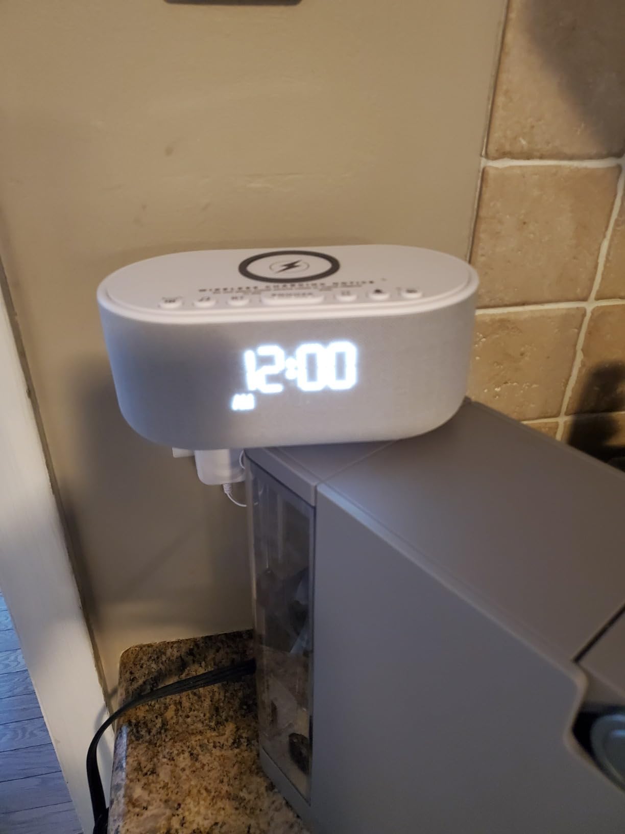 Odokee Sound Machine Alarm Clock for Bedrooms with Wireless Charging customer photo 1