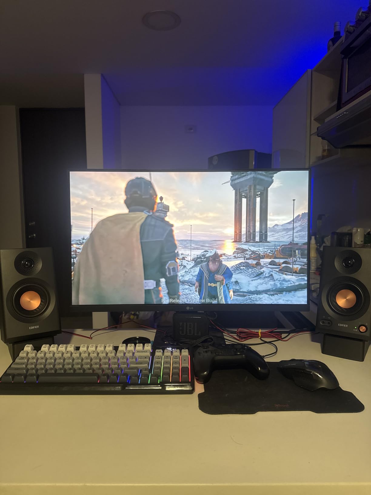 Edifier MR3 Powered Studio Monitor Speakers, Hi-Res Audio Certified Bluetooth V5.4 Active Bookshelf Loudspeakers, 2.0 Computer Speaker with Headphone Output RCA AUX Balanced TRS Input - Black (Pair) customer photo 2