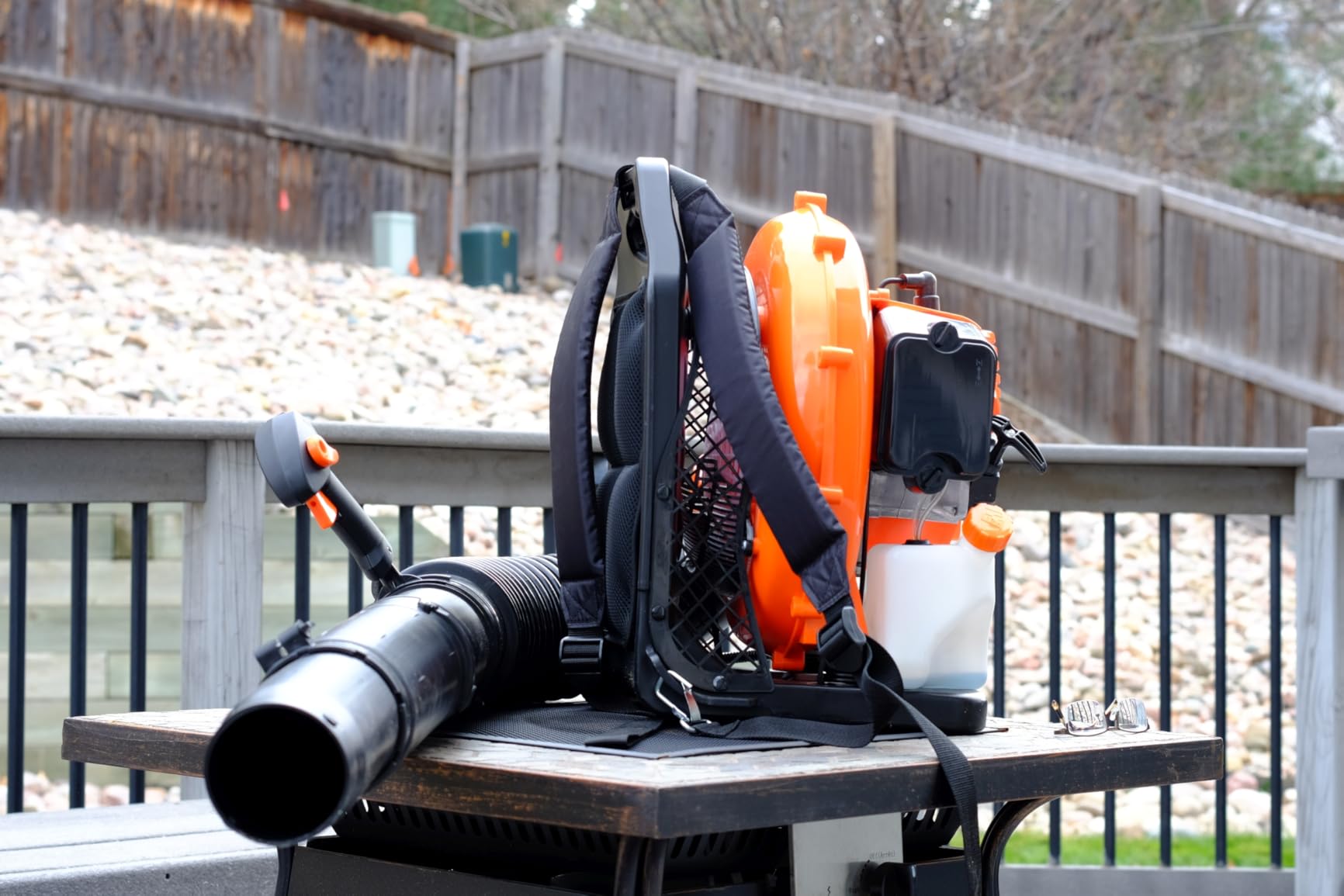 VEVOR 63CC Gas Backpack Leaf Blower, 2-Cycle 1110CFM 220MPH customer photo 2