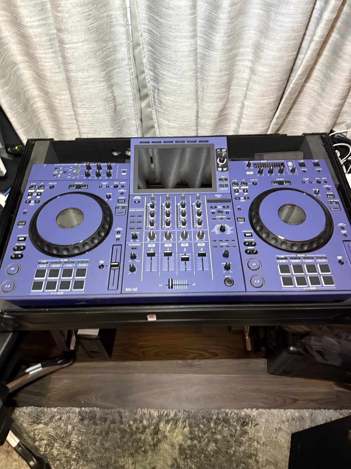 Pioneer DJ XDJ-AZ Professional 4-Deck All-in-One DJ System, 10.1-Inch Touchscreen, Built-in Wi-Fi, SonicLink Wireless Tech, Performance Pads & Beat FX – XDJAZ customer photo 2