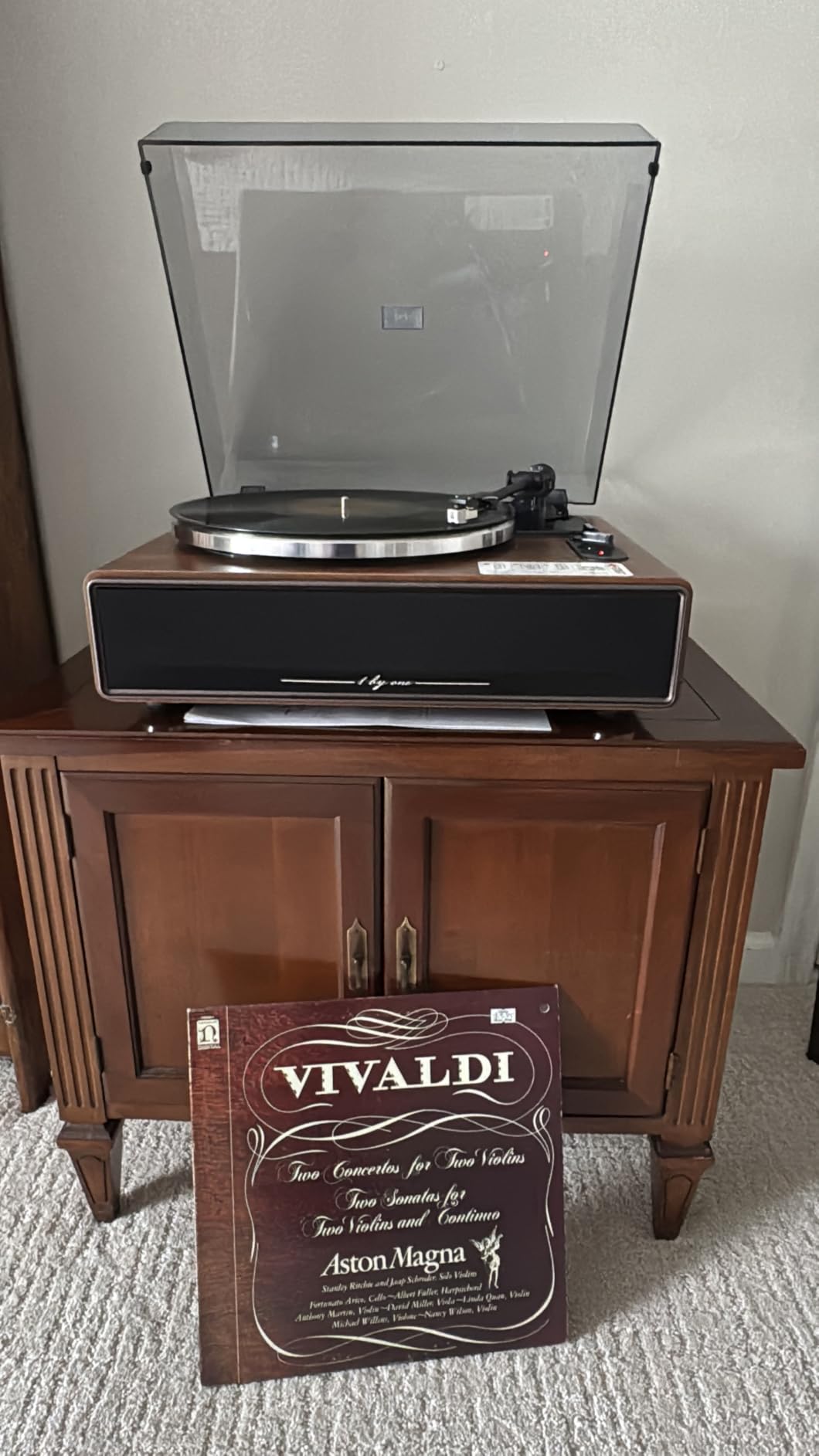 1 BY ONE High Fidelity All-in-One Record Player, Vinyl Turntable customer photo 2