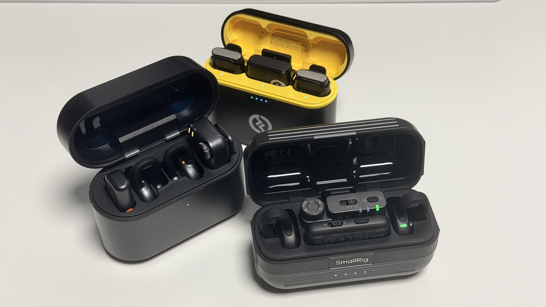 Hollyland Lark M2S Ultimate Combo (Camera RX+USB-C RX+Lightning RX) Wireless Lavalier Microphone for iPhone/Camera/Android/PC, Compact Mic, Titanium Clip, Noise Cancelling, Content Creation | Camera, USB-C and Lightning receivers, compact mic, titanium clip, noise cancelling customer photo 2