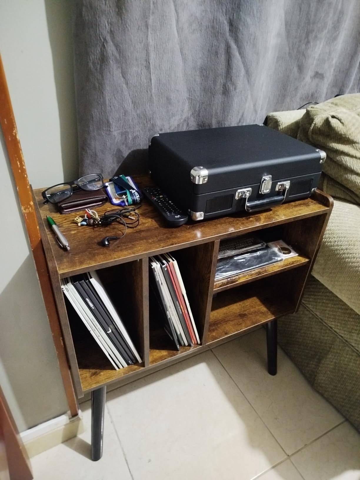 Record Player Table, Mid-Century Record Player Stand Hold Up to 150+ Albums customer photo 2
