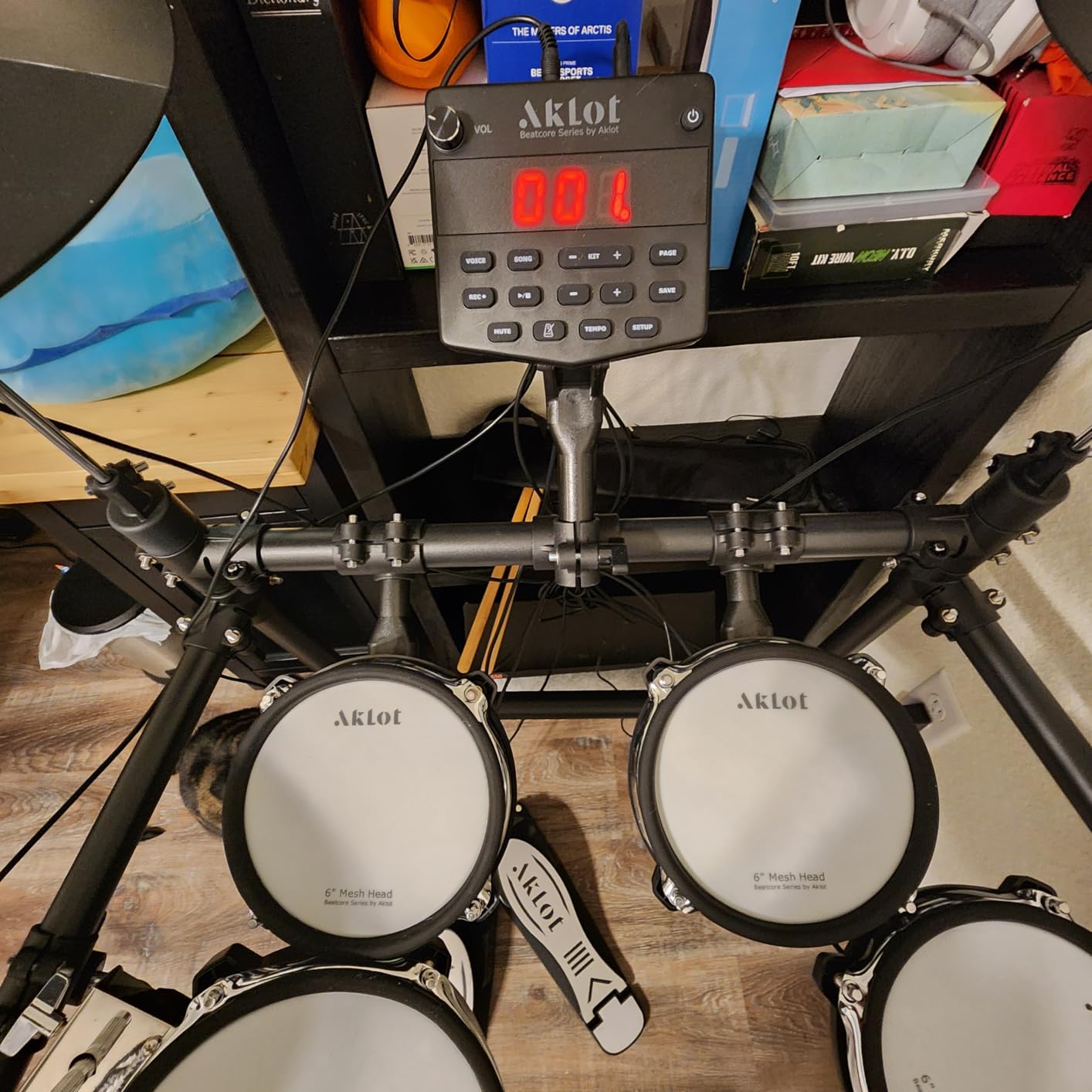 AKLOT B-CORE530 Electric Drum Set: Dual-Zone Quiet Mesh Drum Pads, 10’’ Dual-Trigger Cymbals, Height-Adjustable Rack, 360 Sounds, USB MIDI, Lesson Book, Throne, Sticks, Headphones customer photo 2