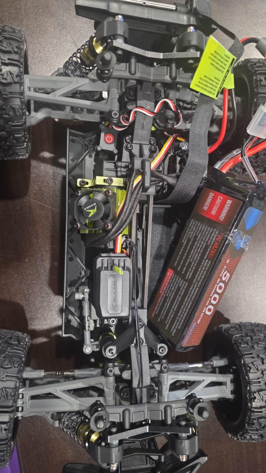 RIAARIO 1/10 Brushless RC Cars, 50+ MPH, 4WD, Waterproof, Carbon Fiber customer photo 1