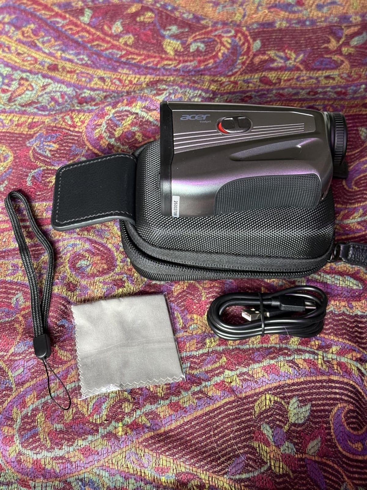 Acer Pro Golf Rangefinder with Slope Switch, Pin Lock Vibration, 1200 Yards customer photo 1
