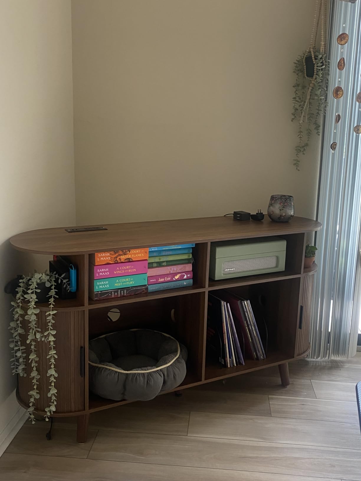 LUVIOHOME Large Round Record Player Stand with Charging Station & USB Ports customer photo 1