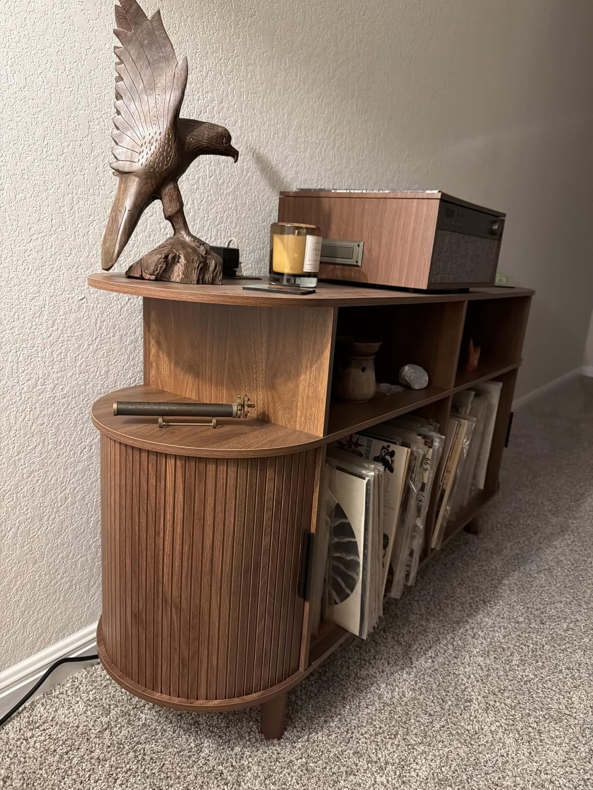 LUVIOHOME Large Round Record Player Stand with Charging Station & USB Ports customer photo 2