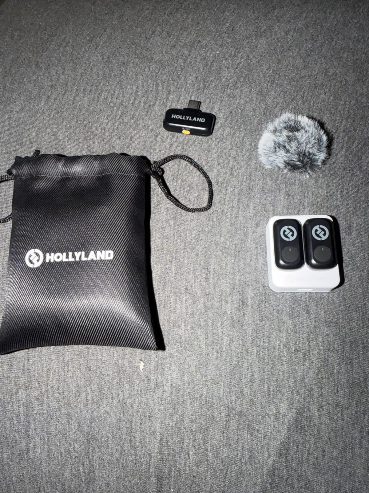 Hollyland Lark A1(2TX + USB-C RX), Wireless Microphone for iPhone & Android customer photo 2
