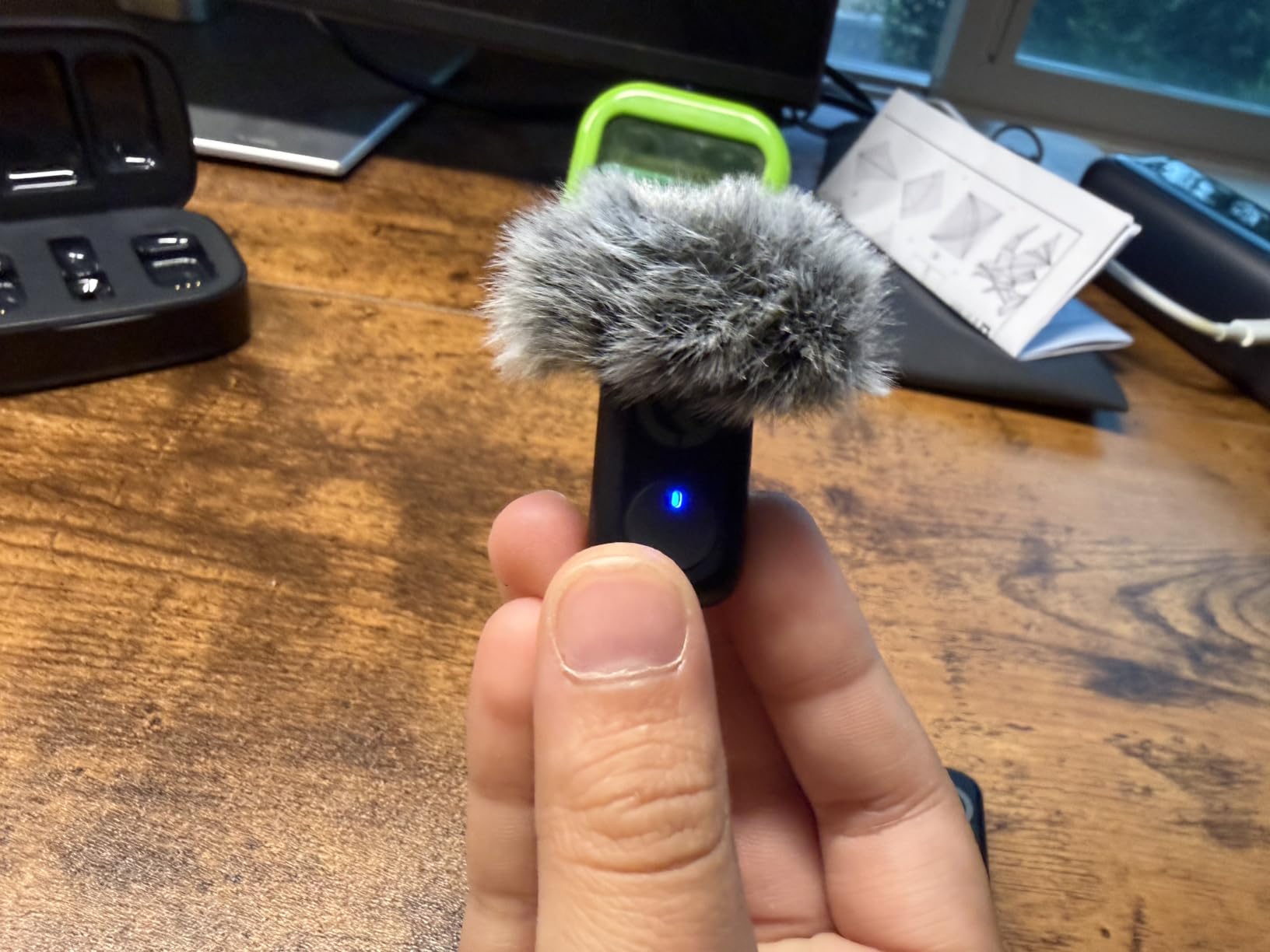 Hollyland Lark A1 Wireless Microphone for iPhone 17/16/15 & Android, 48kHz/24-bit, 3-Level Intelligent Noise Cancel, Mini Mic for YouTube, Podcast, Vlogging (Black, 2TX + USB-C RX + Charging Case) customer photo 2