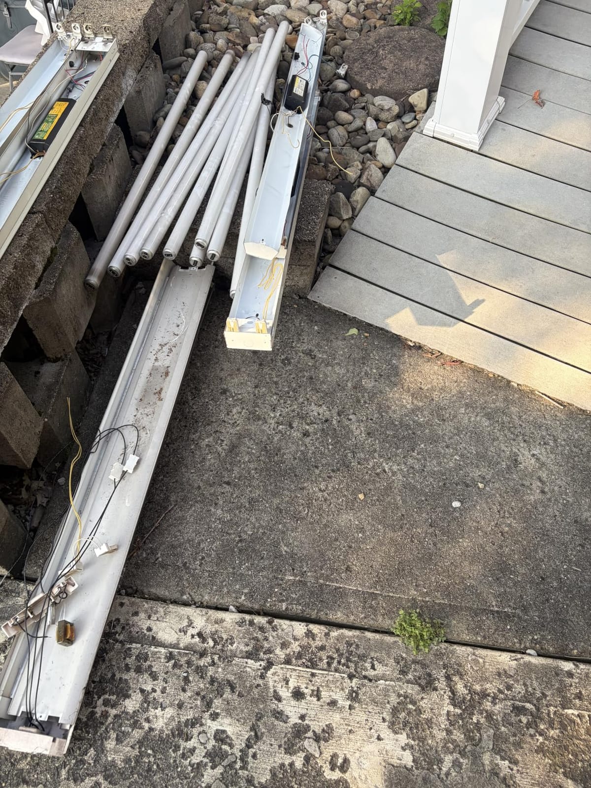 Barrina T8 LED Shop Lights 4FT, 40W 5500LM 5000K, High Output, 2 Packs customer photo 1