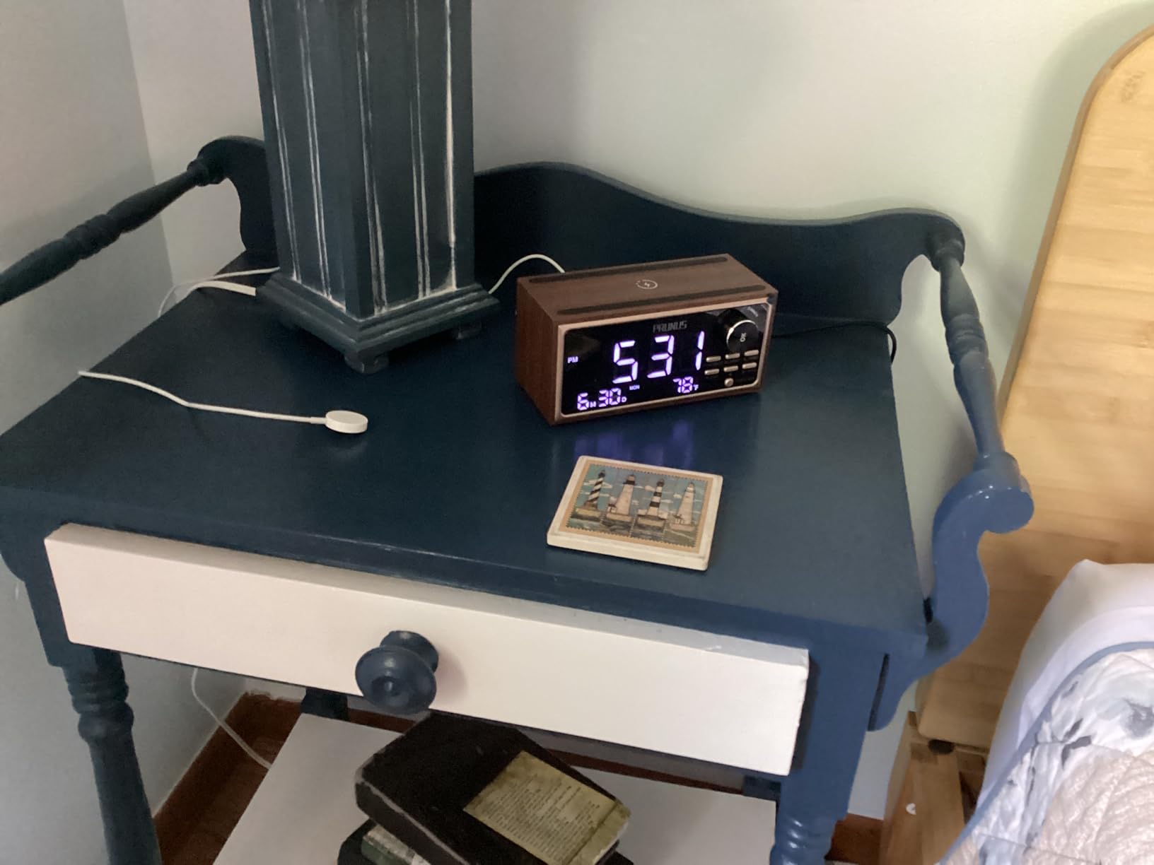 PRUNUS J-177 Retro Vintage Alarm Clock Radio with Fast Wireless Charging customer photo 2