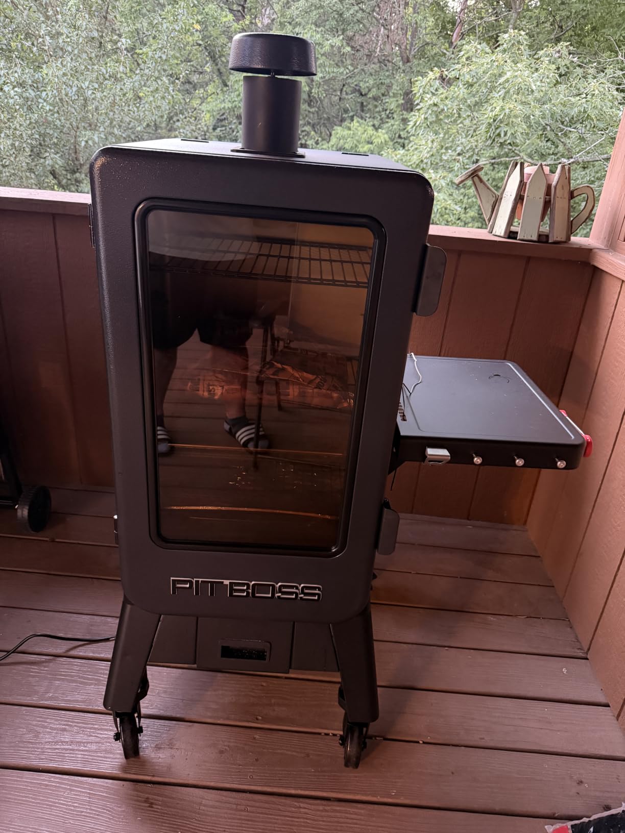 Pit Boss Navigator 3-Series WiFi & Bluetooth Wood Pellet Vertical Smoker with LCD Digital Controller, 1,118-Sq. In. 5-Rack Cooking Space, 130°F to 420°F Temp Range, Meat Probe, 50 lb. Pellet Hopper customer photo 1