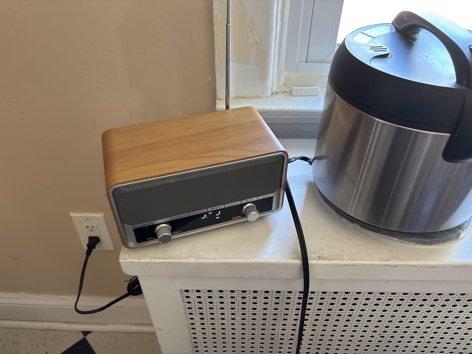 Retro Wood AM FM Bluetooth Radio with Time/Station Display customer photo 2