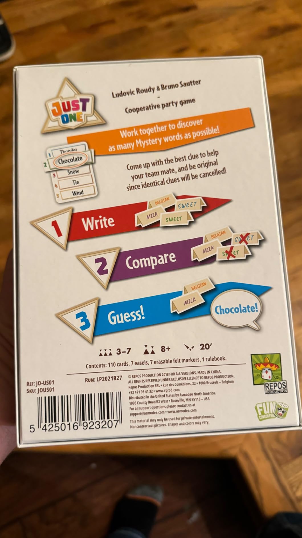Asmodee Just One Party Game (2025 Refresh) - Cooperative Mystery Word Guessing Fun for Family & Friends, Kids & Adults, Ages 8+, 3-7 Players, 15 Minute Playtime customer photo 1