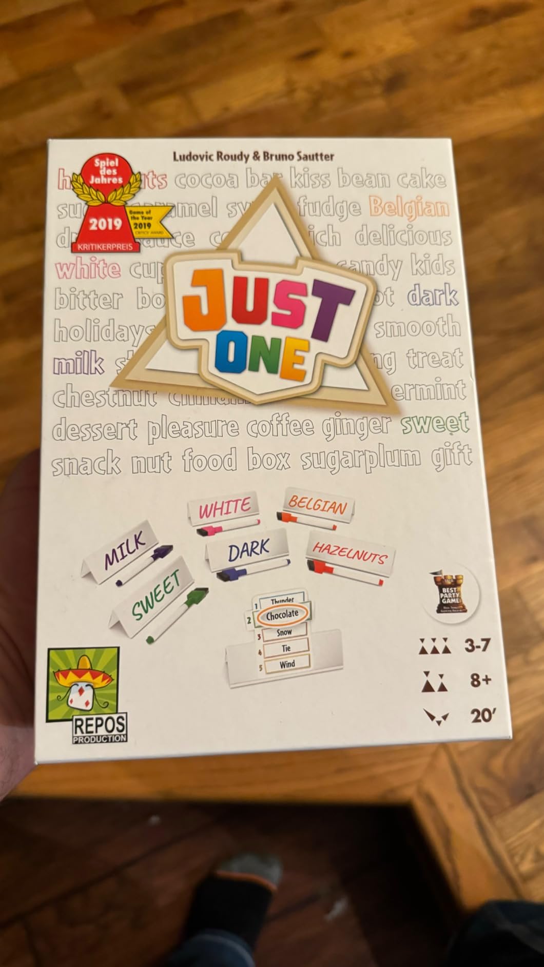 Asmodee Just One Party Game (2025 Refresh) - Cooperative Mystery Word Guessing Fun for Family & Friends, Kids & Adults, Ages 8+, 3-7 Players, 15 Minute Playtime customer photo 2