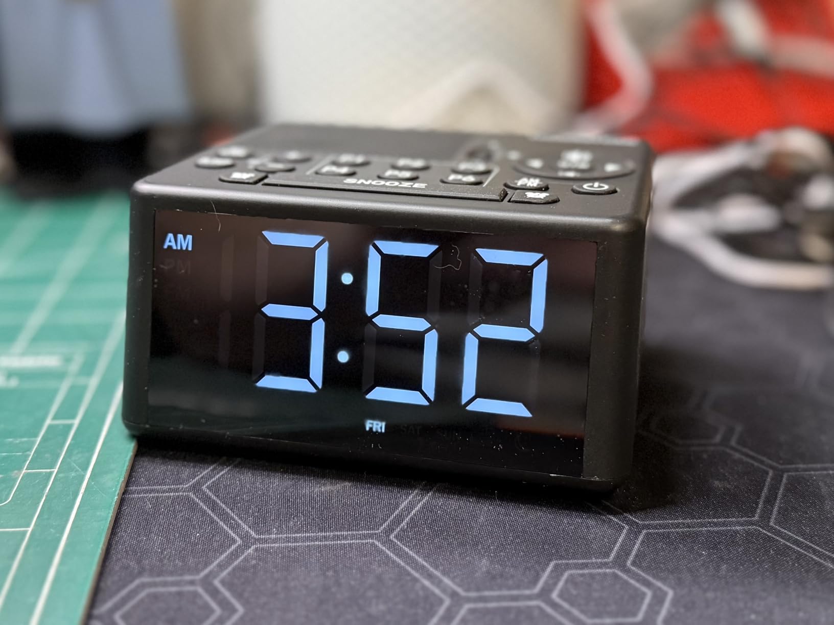 Alarm Clock Radio for Bedroom - AM/FM with 12 Presets, Dual Alarms & 3 Wake-Up Sounds (Beep/Music/Radio), Dimmable White LED Display, Weekday/Weekend, Snooze & Sleep Timer customer photo 2