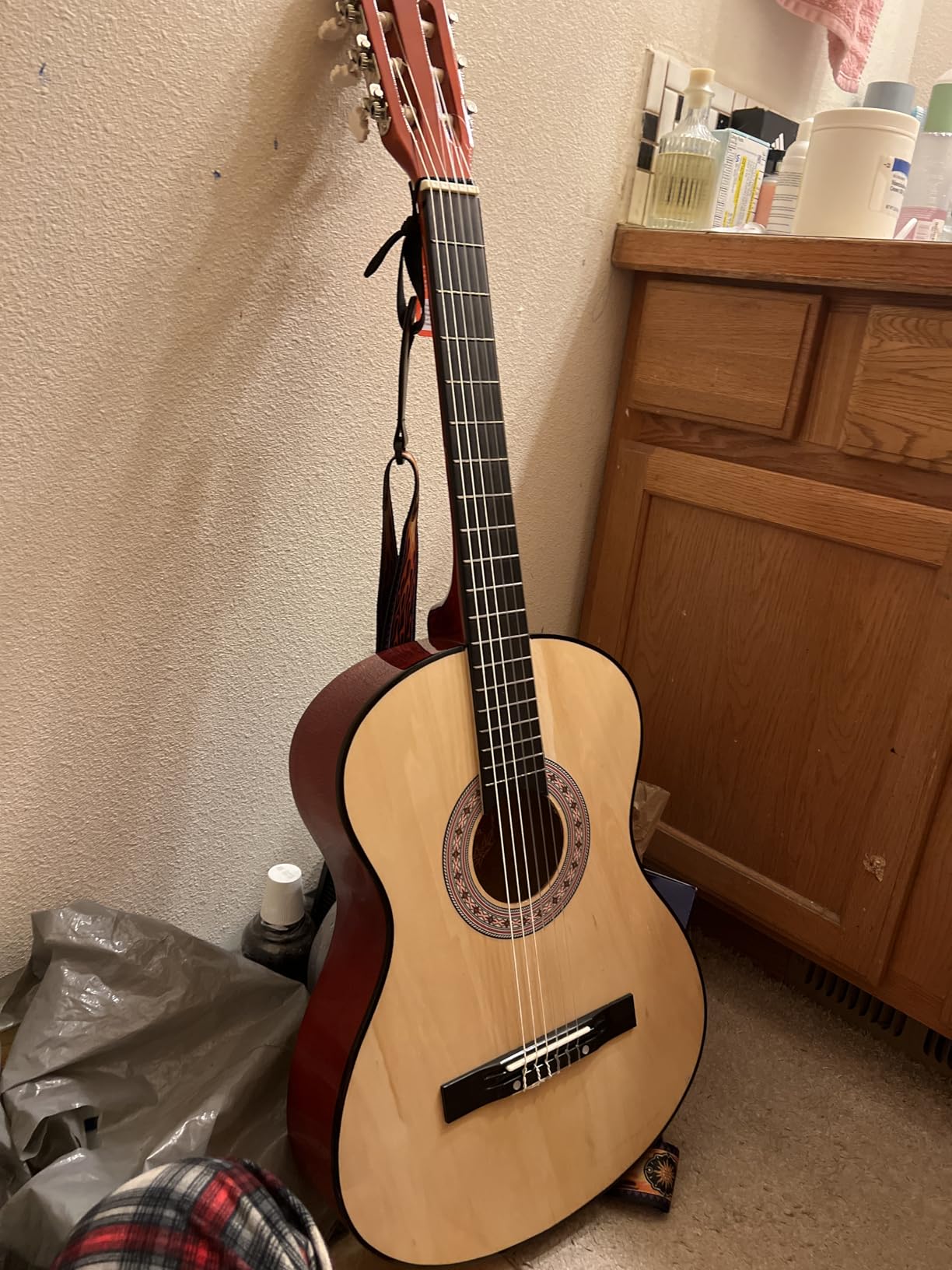 VEVOR Acoustic Guitar, Classical Guitar Starter Kit for Beginners, with Nylon Strings, Basswood Guitar, for Kids Adults Girls Boys Students customer photo 1