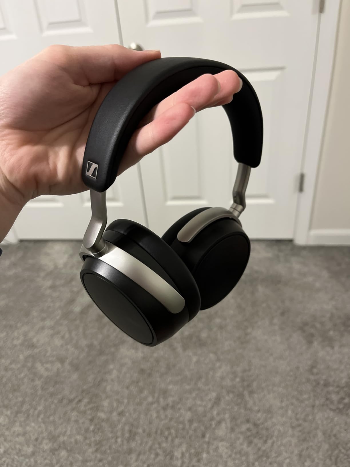 Sennheiser HDB 630 Wireless Audiophile Headphones with Incl. Hi-Res Dongle customer photo 2