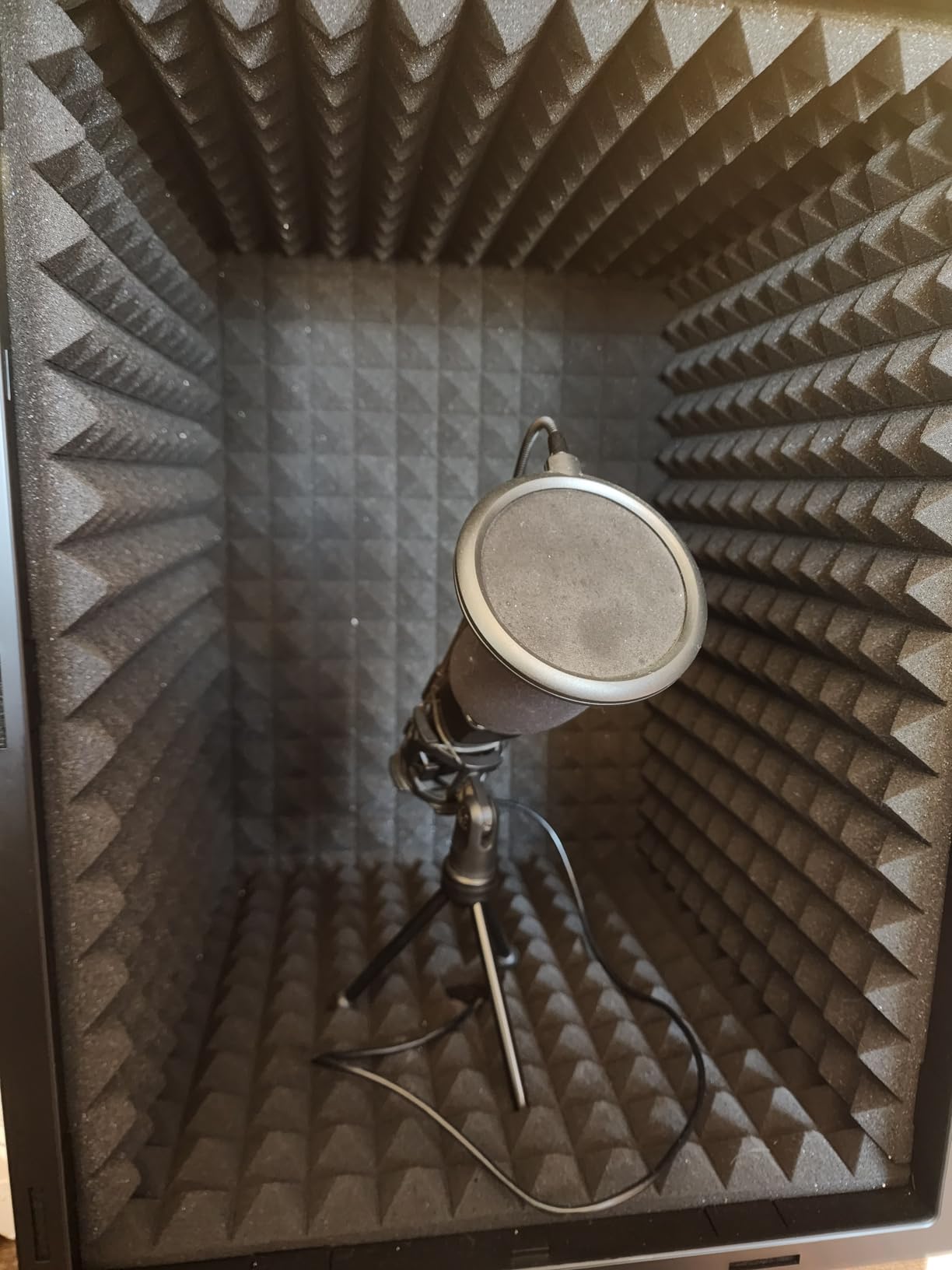 TONOR Microphone Isolation Shield, Professional Mic Shield for Studio with Tripod Stand, Adjustable Height Max 53.1 inch, Sound Proof Box for Singing, Recording Studio Equipment customer photo 1