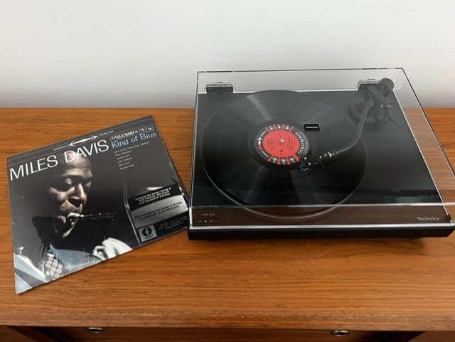 Technics Turntable, Premium Class HiFi Record Player with Coreless Direct Drive Motor and Bluetooth, Stable Playback, Audiophile-Grade Cartridge and Precision Tonearm, Dustcover Included – SL-40CBT-H customer photo 1
