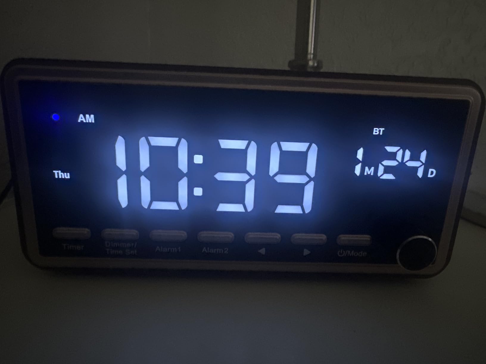 WamGra Retro Alarm Clock Radio with Wireless Charging, Bluetooth Speaker customer photo 2