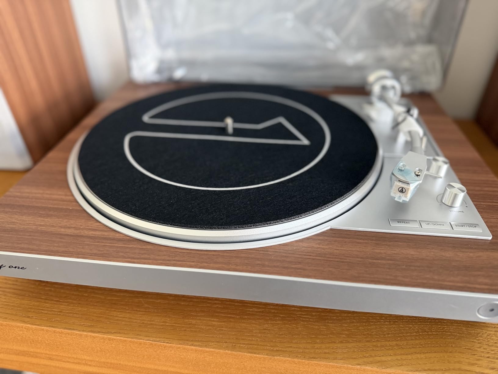 1 BY ONE Fully Automatic Record Player with Speakers, HiFi Vinyl Turntable customer photo 2