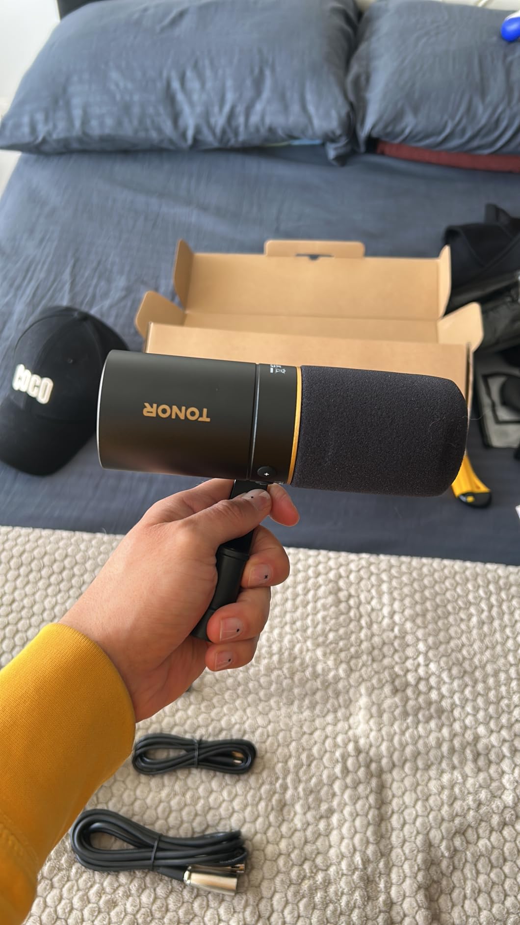 TONOR Dynamic Podcast Microphone Kit, Audio Interface and XLR/USB Mic for Podcasting, Recording, XLR Cardioid Studio Mic with Quick Mute, 3.5mm Jack, Volume Control, Microfono with Boom Arm, Black, E7 customer photo 2