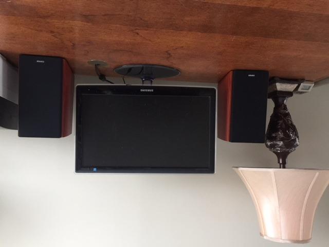 Edifier R2000DB Powered Bluetooth Bookshelf Speakers, 120W RMS, Warmoak customer photo 1