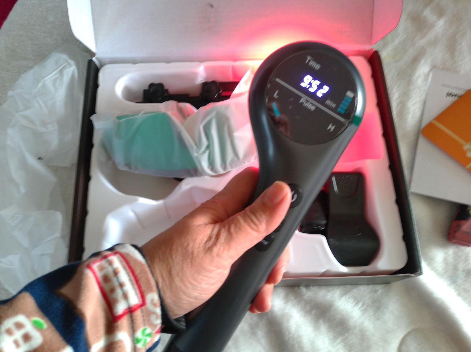 Red Light Therapy Device, 660/808nm Handheld Infrared Light Wand with Stand customer photo 1