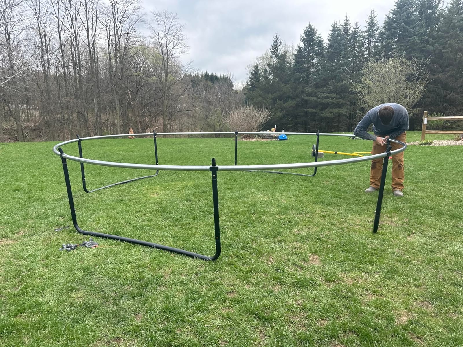 Yohood Trampoline Outdoor 12FT 14FT, Recreational Trampolines with Enclosure Net and Ladder, ASTM Approved for Kids and Adults, with Additional 8 Stabilizer Bars and Anti-Rust Coated Galvanized Frame customer photo 1