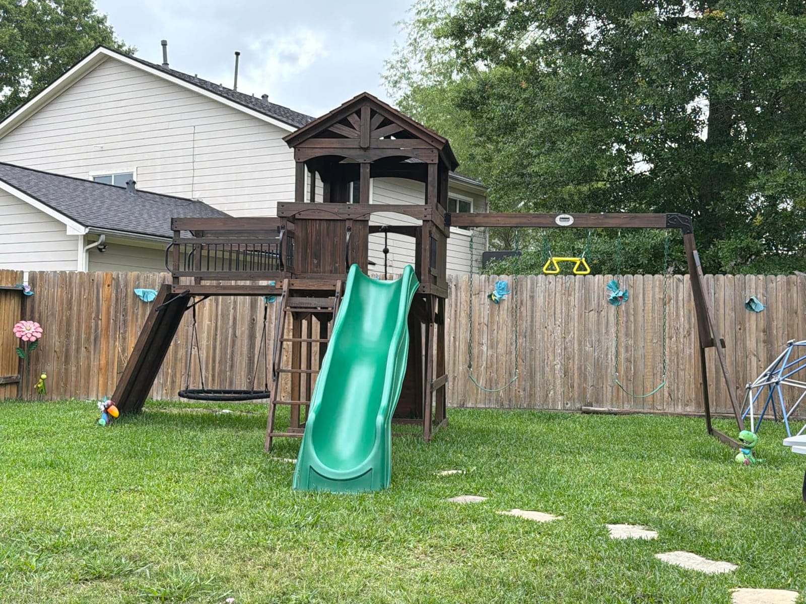 Backyard Discovery Dover Bay Spruce Wood Swing Set with Wave Slide, Clubhouse, Monkey Bars, Rock Wall, Belt Swings, Step Ladder, Toy Telescope, Chalkboard, Outdoor Playset customer photo 2