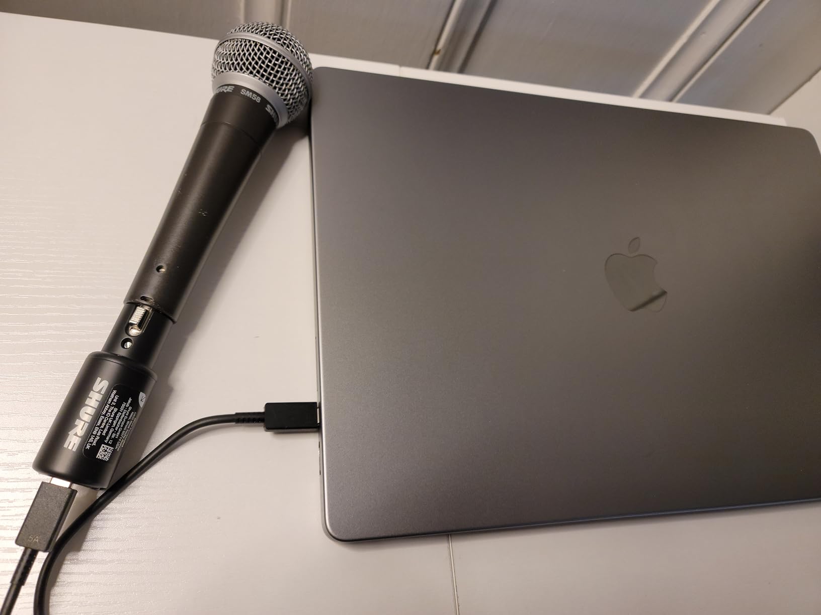 Shure MVX2U Gen 2 XLR-to-USB-C Audio Interface | MFi-certified XLR-to-USB-C interface for any XLR mic with portable setup and clean, noise-free recording customer photo 2