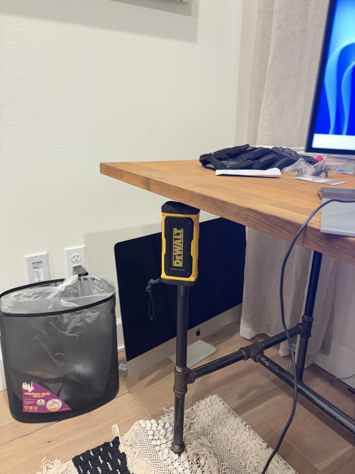 DEWALT Heavy Duty Magnetic ToughSound Pro Bluetooth Speaker – 22W customer photo 1