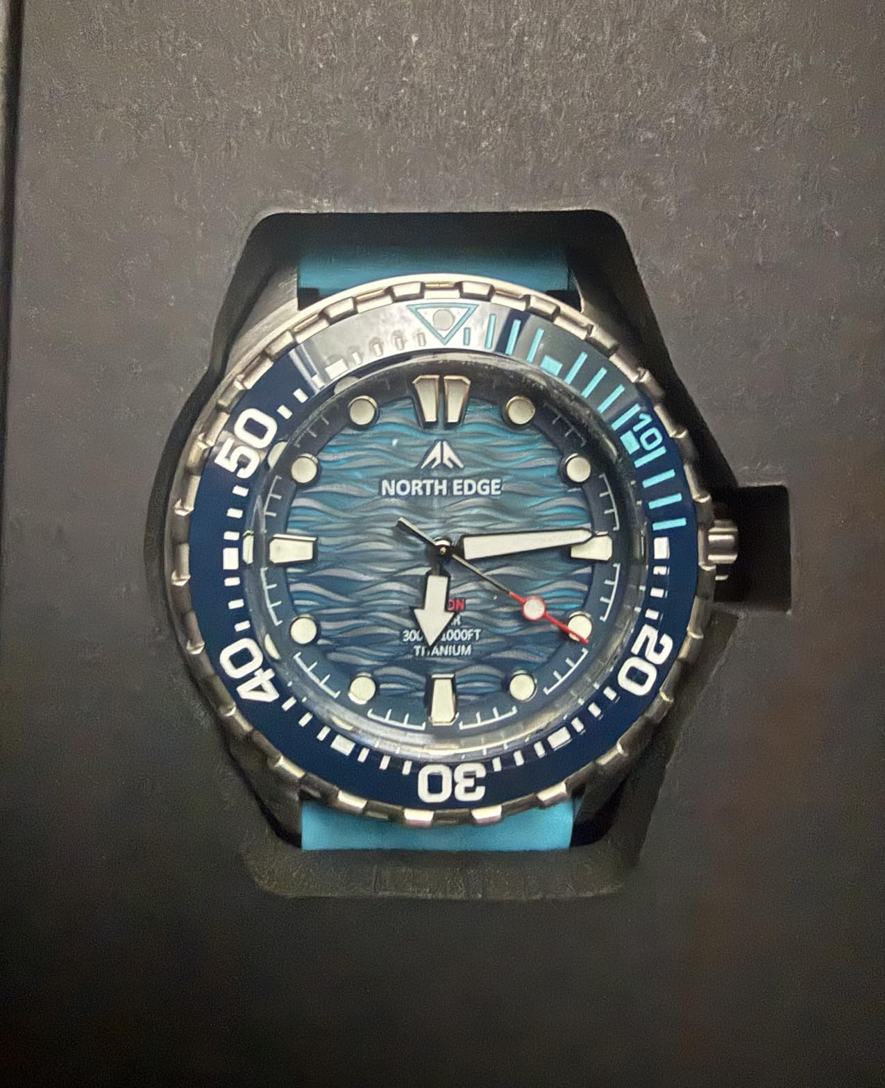 NORTH EDGE Solar Powered Dive Watch Men’s Watch, 1000FT/300M Water Resistance, Luminous Dial, Silicone Strap 45.8MM customer photo 1