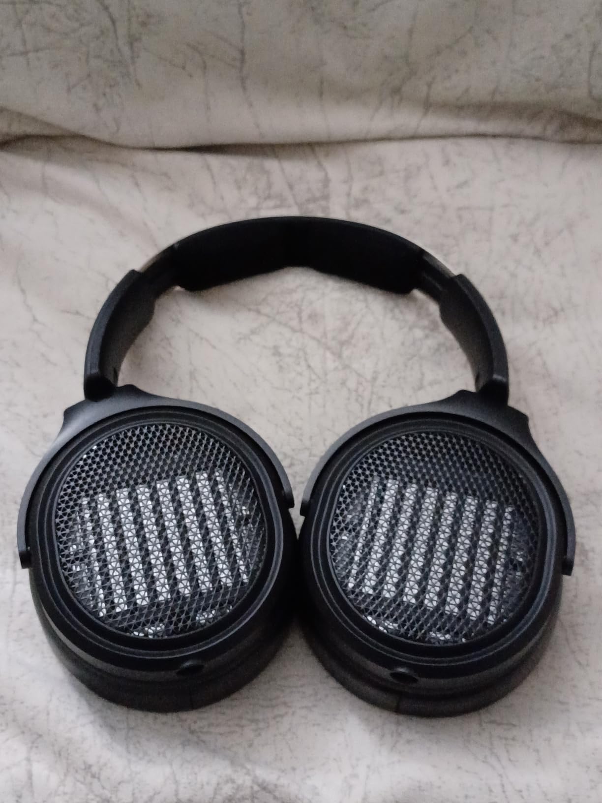 FiiO JT7 Over-Ear Planar Magnetic Headphones, 95x86mm Planar Driver, 3µm Ultra-Thin Diaphragm, Foldable Lightweight Design, Detachable 4.4mm/3.5mm Cable for Audiophiles (Champagne Gold) customer photo 2