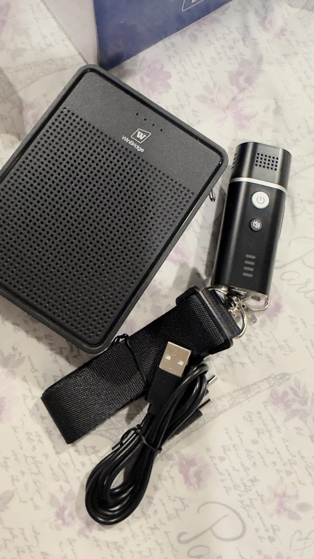 Voice Amplifier with Bluetooth & Wireless Lavalier Microphone B006 15W customer photo 2