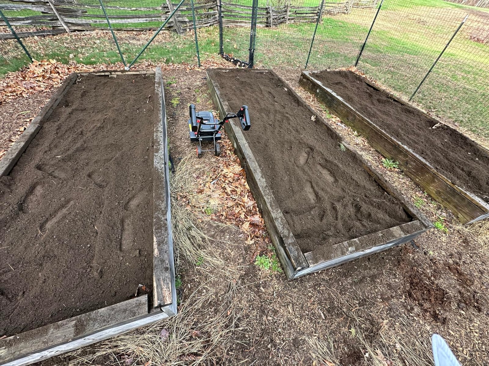MZK 40V 12-Inch Cordless Garden Tiller Cultivator, 8.6-in Depth customer photo 2
